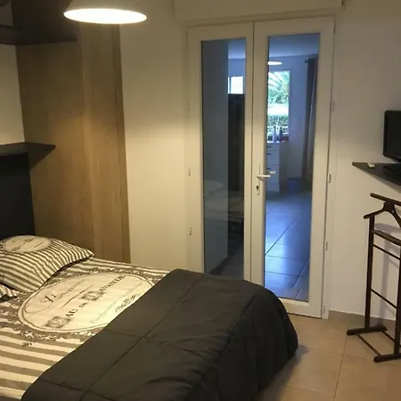 Au Domaine De Lea Apartment *